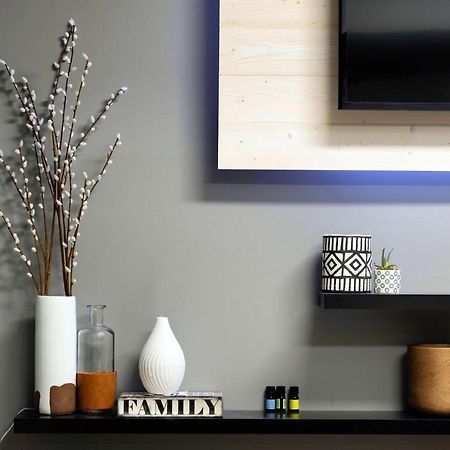 Modern 2 bedroom private suite near Pisgah&DuPont Forests Horse Shoe Exterior foto
